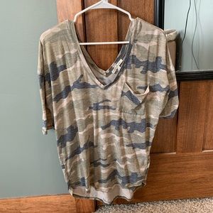 Express 1/2 sleeve top